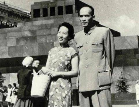 于蓝:嫁大10岁的田方,为做好一个继母,打掉与田方第一个孩子_延安