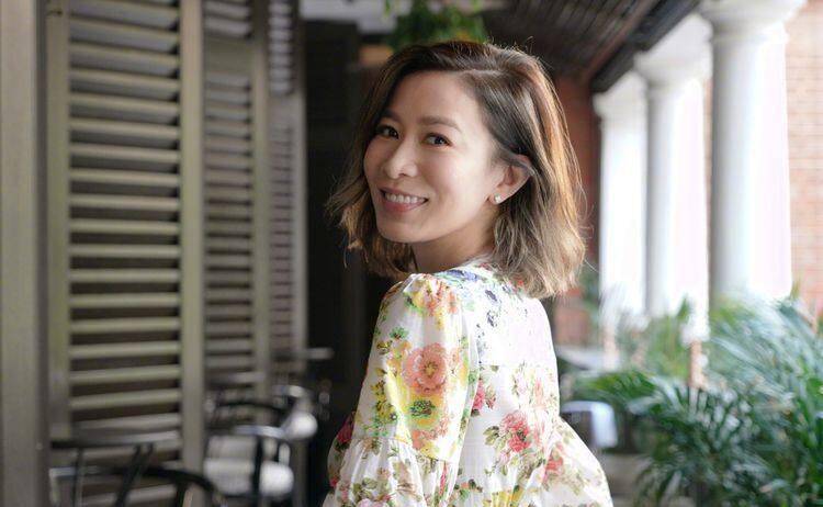 佘诗曼入行25年年赚过亿情深义重!