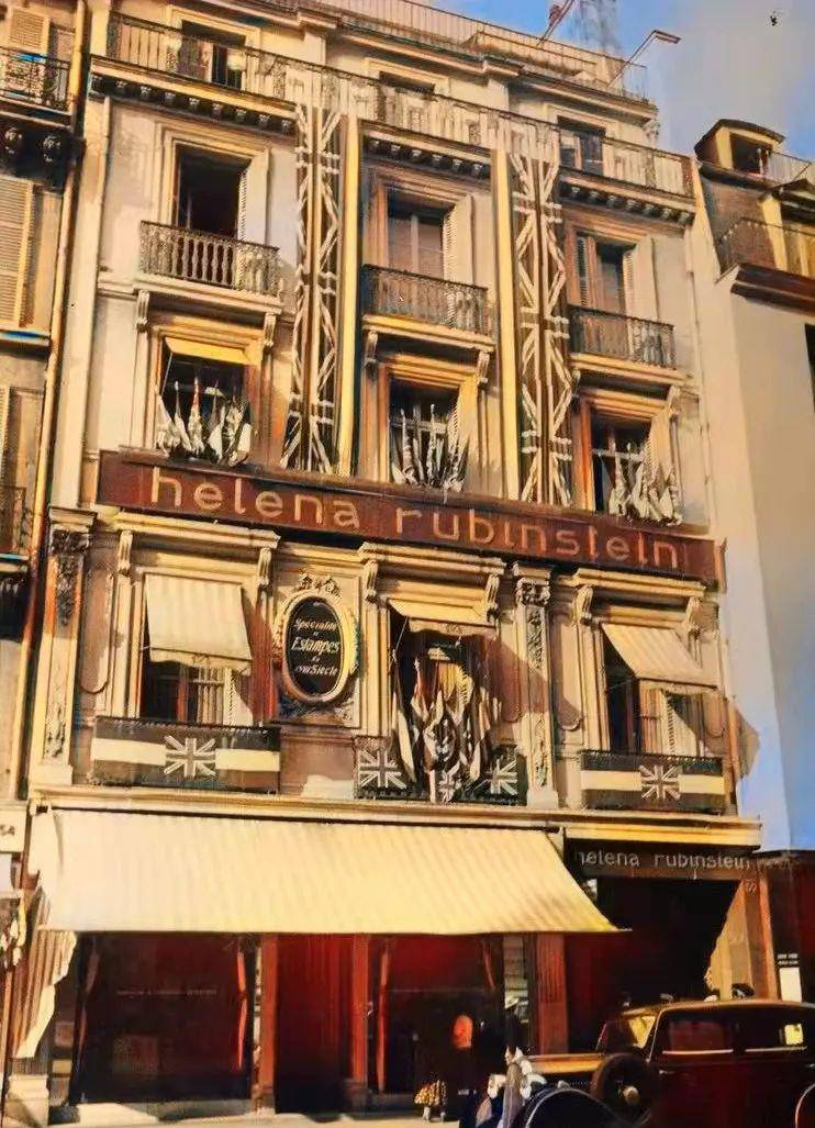 为了证明"世界上没有丑女人",她在20世纪发动了一