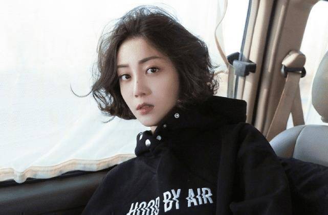 与杨幂解约后李溪芮终于官宣新剧!