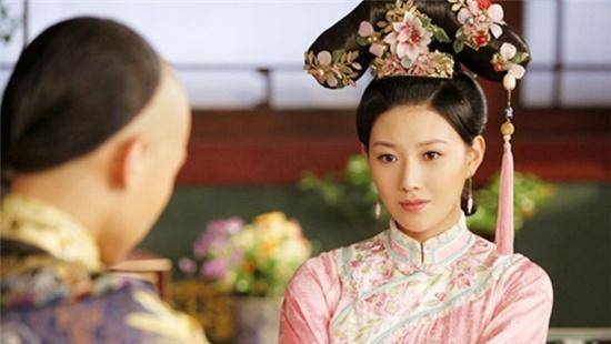 康熙的生母:13岁被迫入宫,22岁成为太后,一生命苦_佟佳氏_顺治_儿子