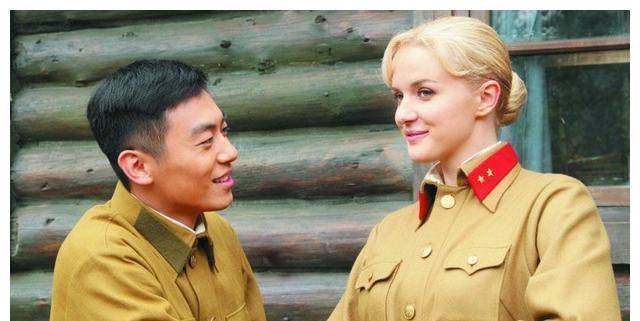 观众朋友们对于伊莉莎这个人的个人生活不甚了解,但从理性的角度出发