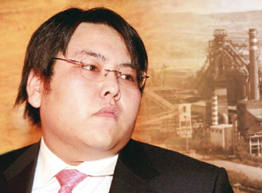 年仅47岁,身体硬朗的海鑫钢铁集团大当家李海仓,被医院宣布了死亡,距