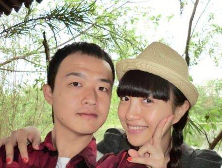 包文婧:自残倒追包贝尔,靠跳楼防分手,逼婚10年的她幸福吗?