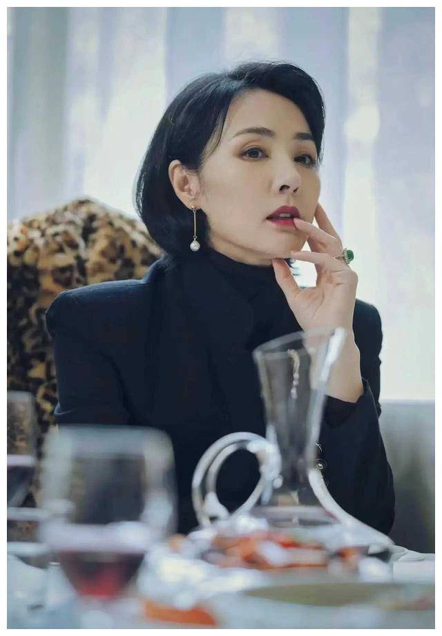 戏内赤裸表演,戏外贵如明星,50岁依然神仙女_姜宏波_影视圈_精神