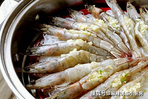 以上就是蒜蓉开背虾的做法,不过也只是其中之一,这道菜会根据选择不同