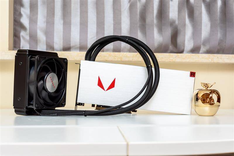 这次的测试对比组是i7-9700k,r5 3600x,r7 2700x,r5 2600x,i5-9400f.