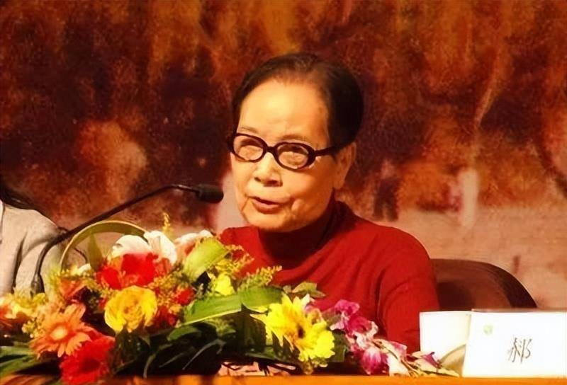 叶曼:胡适邀请她读北大,她一生只要一个答案,为此坚