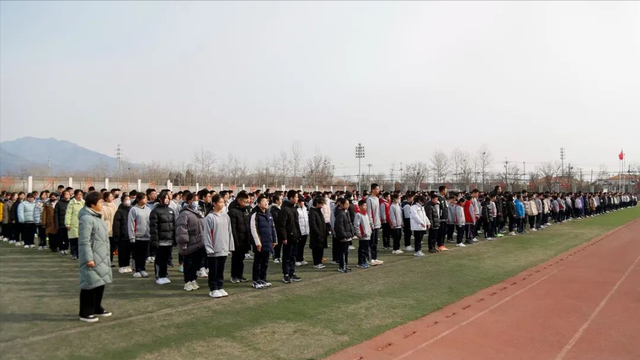 北京市第十五中学南口学校2024年春季开学首天纪实_教育_进行_校园