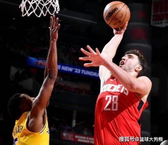 小贾巴里-史密斯的言论也提醒我们,无论是在篮球场上还是生活中,我们