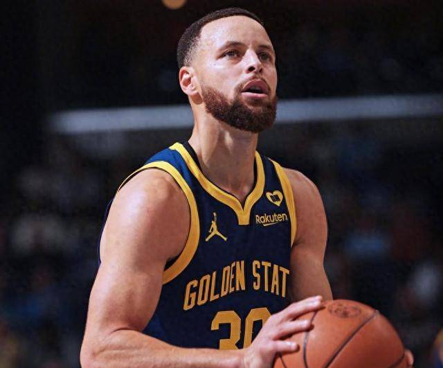 罗斯12 4克莱遭弃用,大胜库里20 6引争议,而你成勇士功臣_灰熊队_比赛