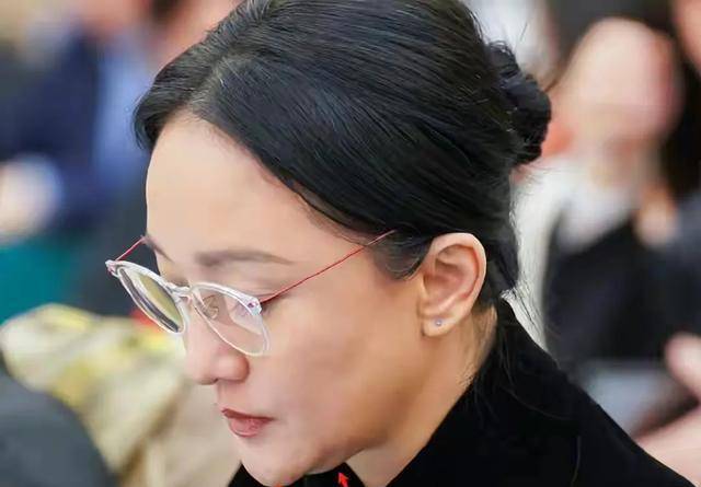 新一届电影领导前谁颜值的最抗打,大会镜头是每个明星照妖镜_周迅