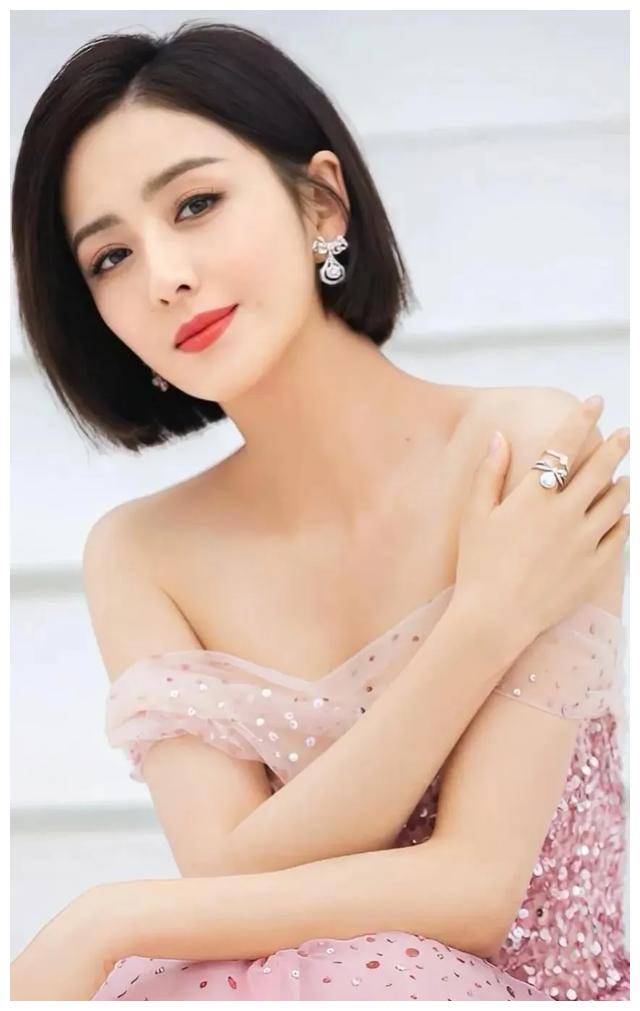 佟丽娅逆袭:梦想与坚持的火花,绽放何等光彩!_成为了_故事_挑战