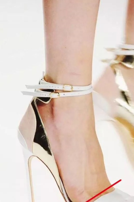 高跟鞋里放点这个不仅不累脚,比穿平底鞋轻松!_鞋子_脚掌_穿着