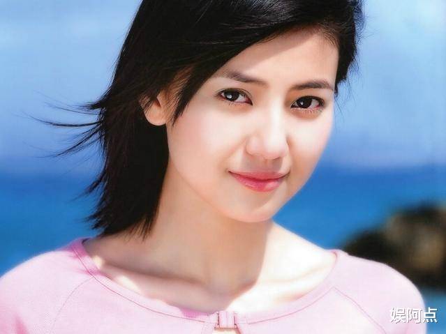 赵又廷接连探班妻子_笑容_网友_低调