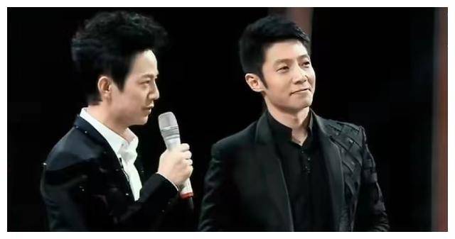 主持人阵容强大,何炅,撒贝宁,尼格买提三位主持人同台,让观众们欣喜不