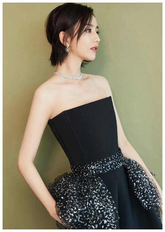 愿我们都能像佟丽娅一样,勇敢追梦,不忘初心,继续前行.