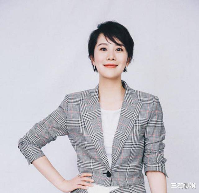 嫁给自己同班同学的五位女星,前四位都被宠上天,唯独她撕得很惨_生活