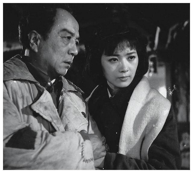 80年代美女演员龚雪:因流氓案断送演艺生涯,出走美国