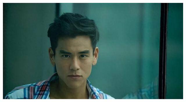 彭于晏游日本与神秘女子同行,开车生图曝光,男神形象破灭_黄晓明_沙溢