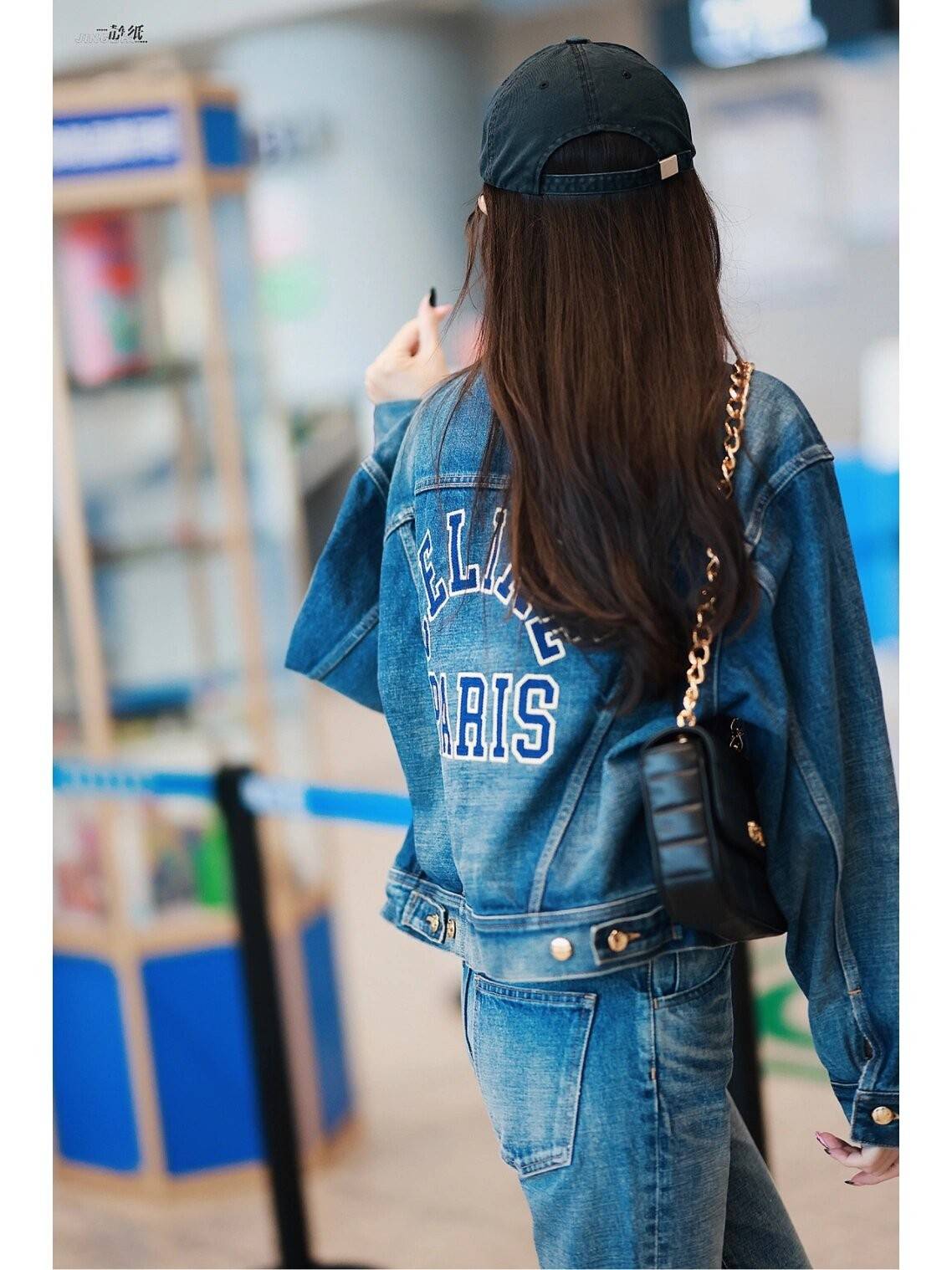 唐嫣带火了一种新穿法:牛仔外套 牛仔裤 运动鞋,时髦洋气又减龄_造型