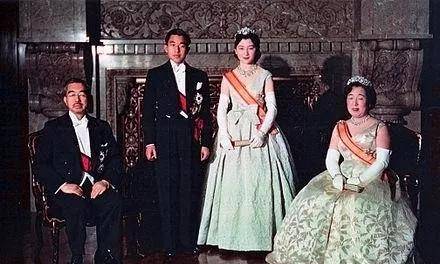 恶婆婆也有一段小媳妇的心酸路,香淳皇后良子的一人两面_天皇_节子