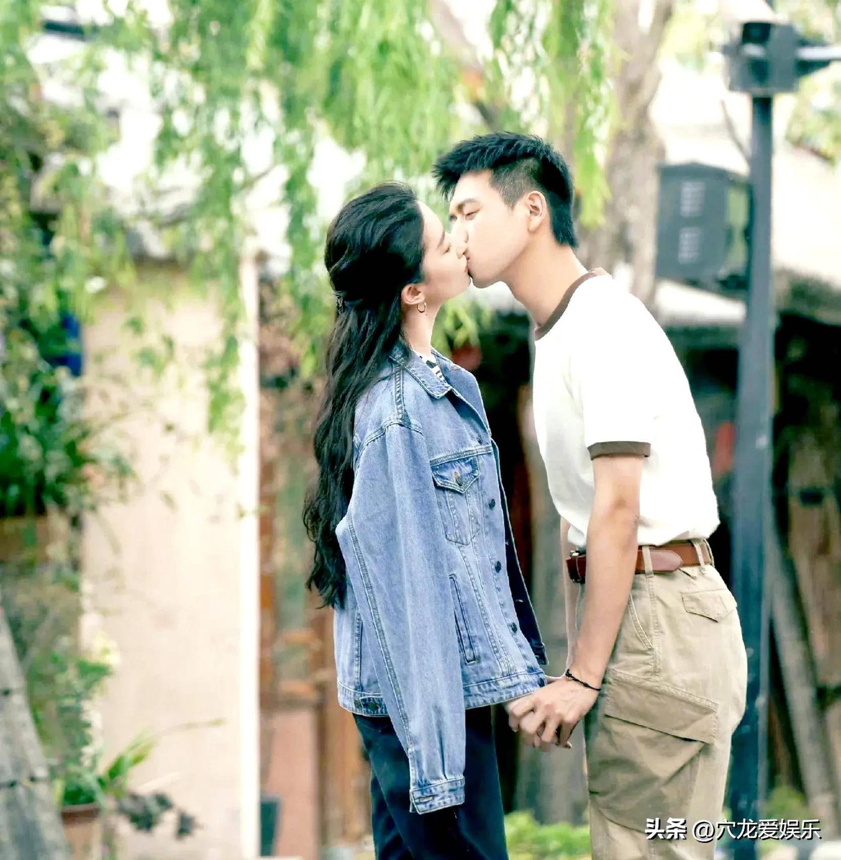 刘亦菲李现发文告别 婚恋推拉艺术 十个甜美瞬间 成为美好回忆_之遥_