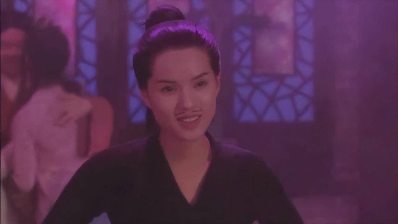 1996年,李若彤出演星爷指导的电影《大内密探零零发》琴操一角,是电影