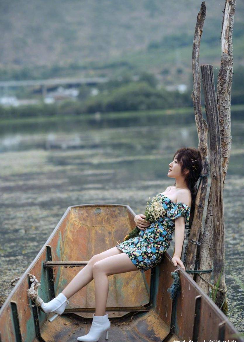 49岁杨钰莹身材好有料!