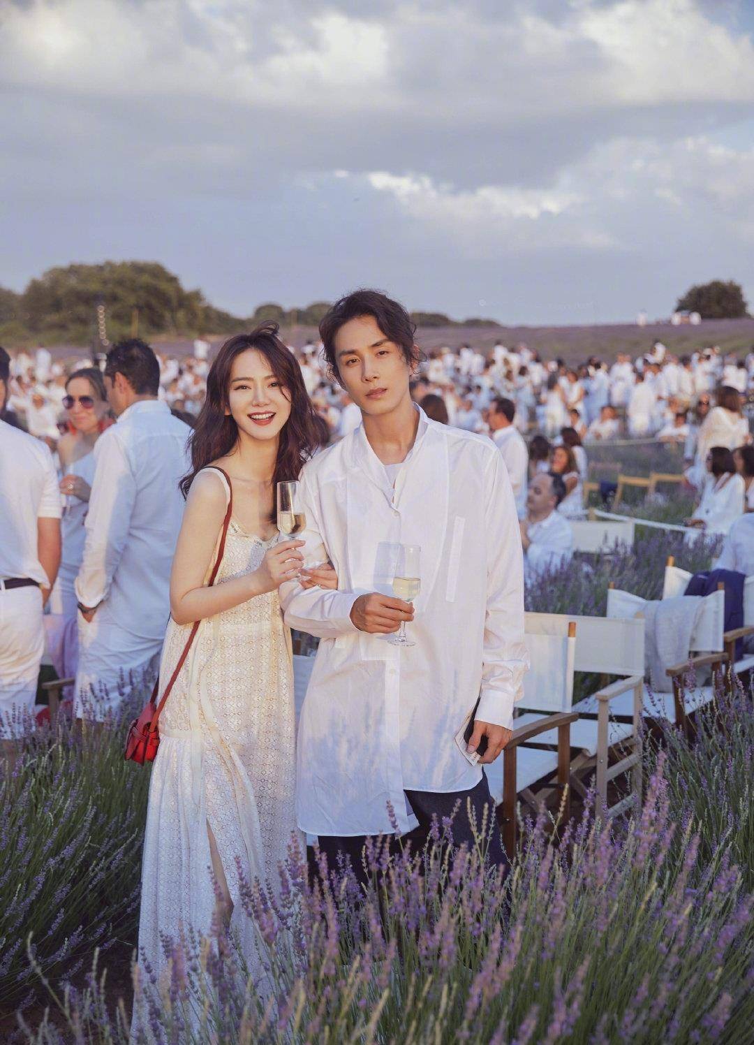 戚薇李承铉女儿lucky谐音"李love戚"不算什么,曾用名才是一绝_lucky