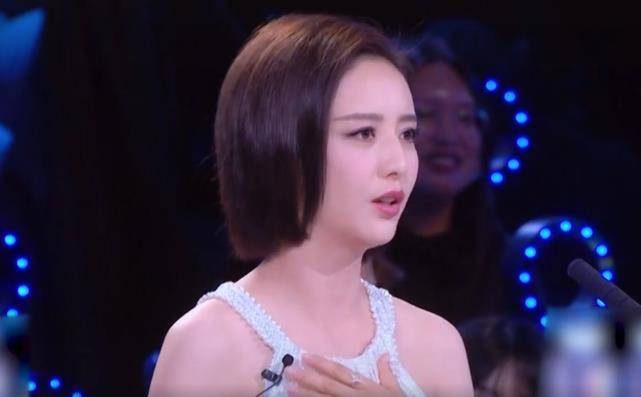 形体也非常优越,佟丽娅就是一个例子,难怪这么多年都没见佟丽娅有胖过