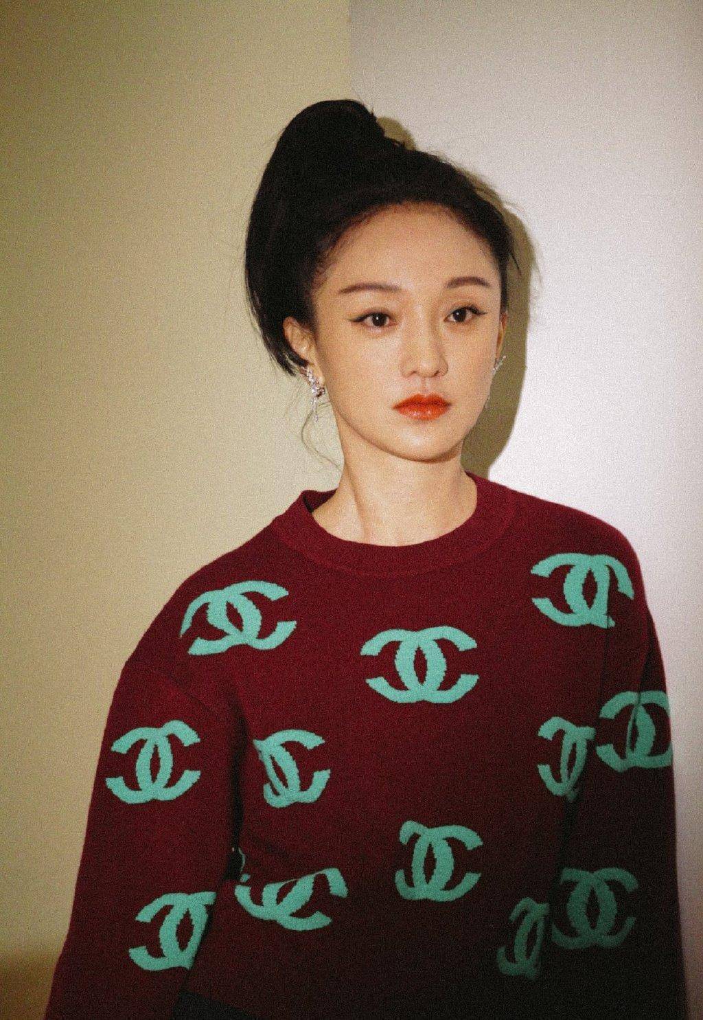 刘浩存综艺首秀却翻车,比起周迅的灵气差远了_眼睛_表演_周冬雨