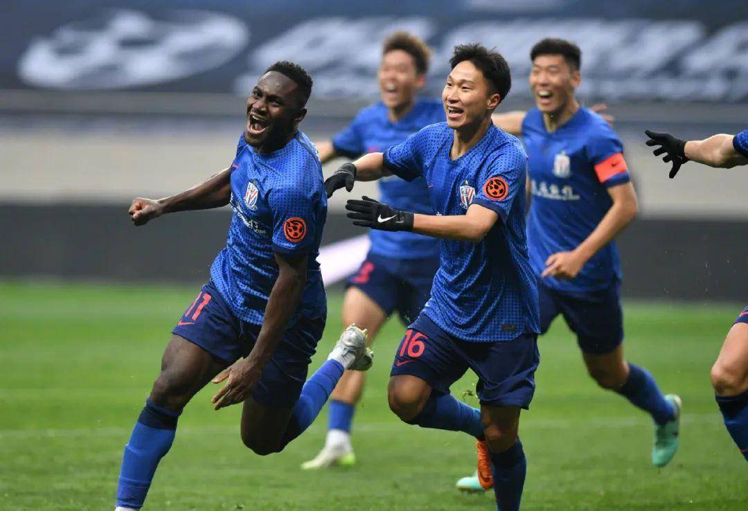 申花超级杯夺冠,上海德比天平或将反向倾斜?_比赛_马莱莱_斯卢茨基