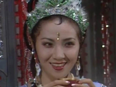 对唐僧却是最温柔体贴,明知道是唐僧和孙悟空合计弄得她肚子疼得要死