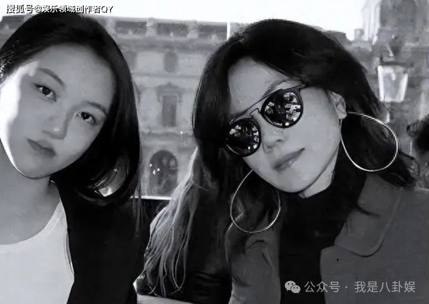 李嫣回国陪继母吃饭逛街,俩人相处融洽,王菲从来不吃女儿的醋!