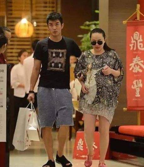 而她也自曝自己之所以可以如此迅速瘦身,除了控制饮食和锻