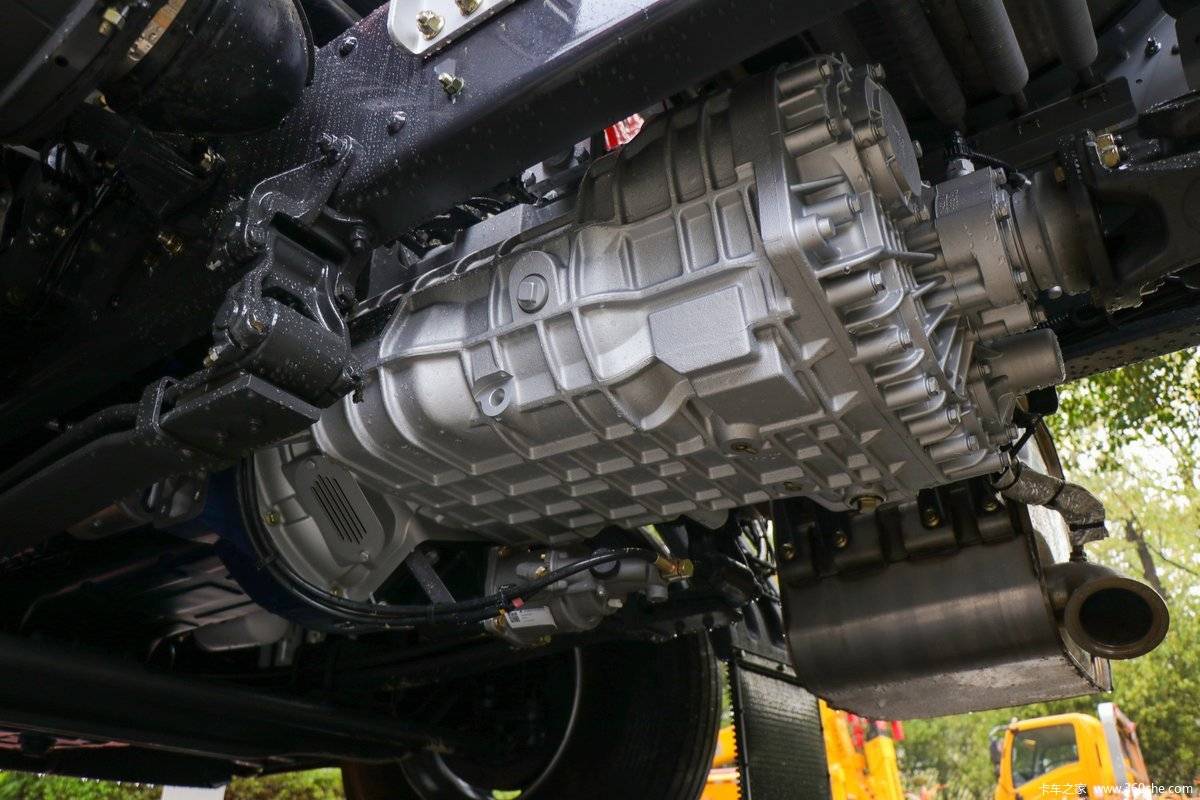 此外,乘龙h5 lng子车的舒适度和安全性直追母车