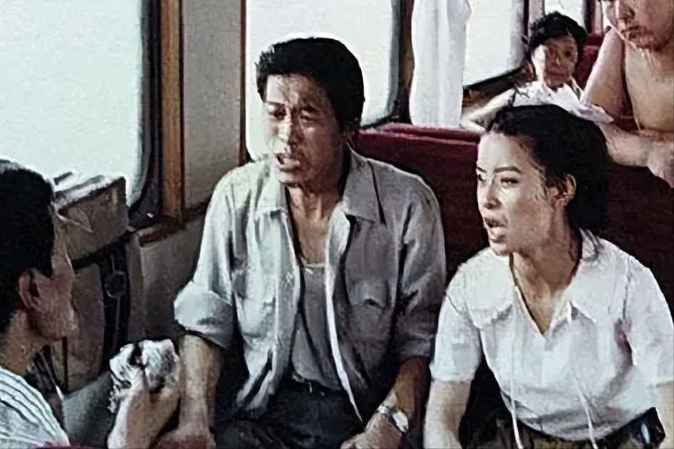 阿满喜剧系列电影,在营构情境上,着重展现人物性格推动故事情节_建构