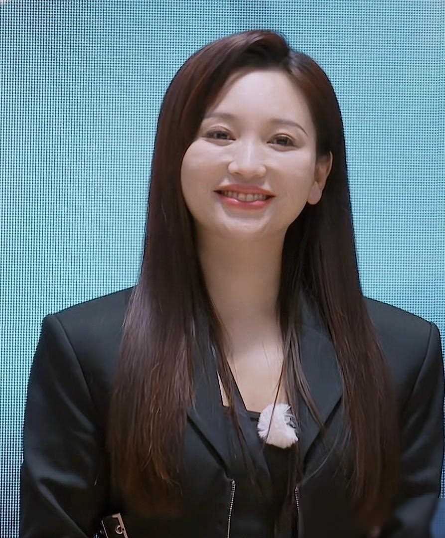 41岁韩雪对比40岁金莎,差别一目_节目_观众们_故事