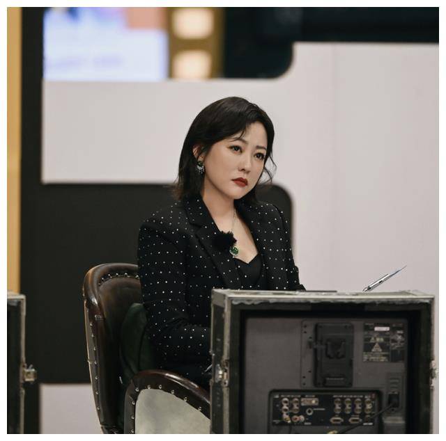 吴镇宇口齿伶俐,黄龄怪癖独特,无限超越班热度飙升_纪凌尘_表演_因为