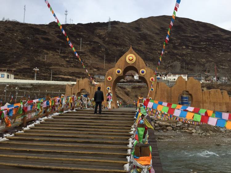 两人去四川旅游一星期要多少钱,四川一周游玩2人费用