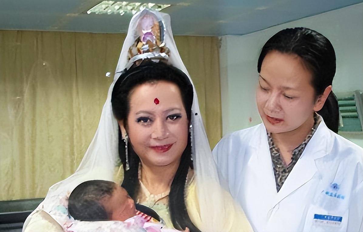 "观音菩萨"左大玢,身上总是发生"怪事",至今无法解释_因为_表演_湘剧