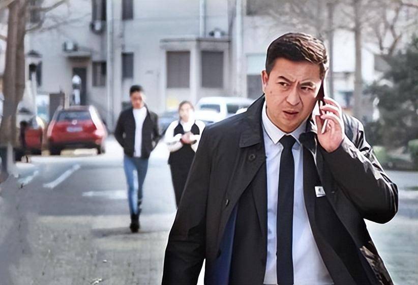 50亿身家富豪爱龙套乐张嘉译戏称片酬仅够加油费