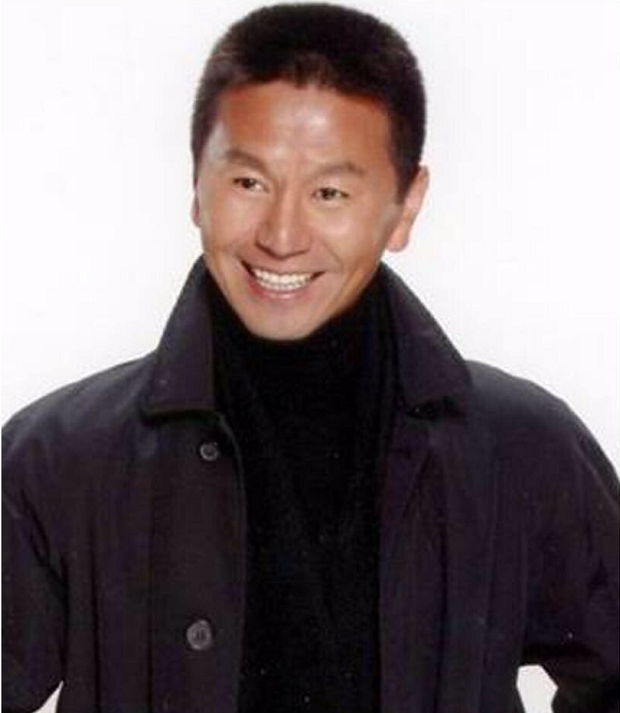 演员吴若甫当红时被绑架,事情被改编成电影,女子陪他走出阴影_刘莎正