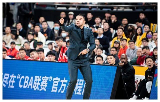 新疆男篮旧将遭裁,正式告别cba赛场,离开球队_外援_调整_杰克逊