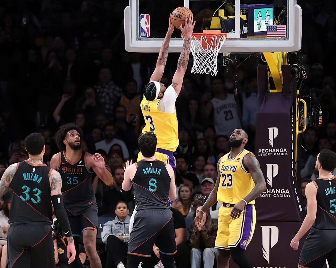 詹姆斯轰31 4 9 总得分39991距4万分里程碑仅差9分!