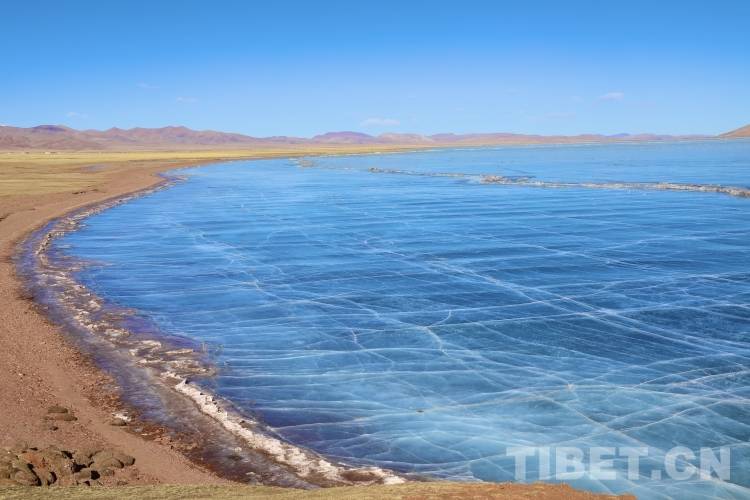 大山大湖之冰封错那湖