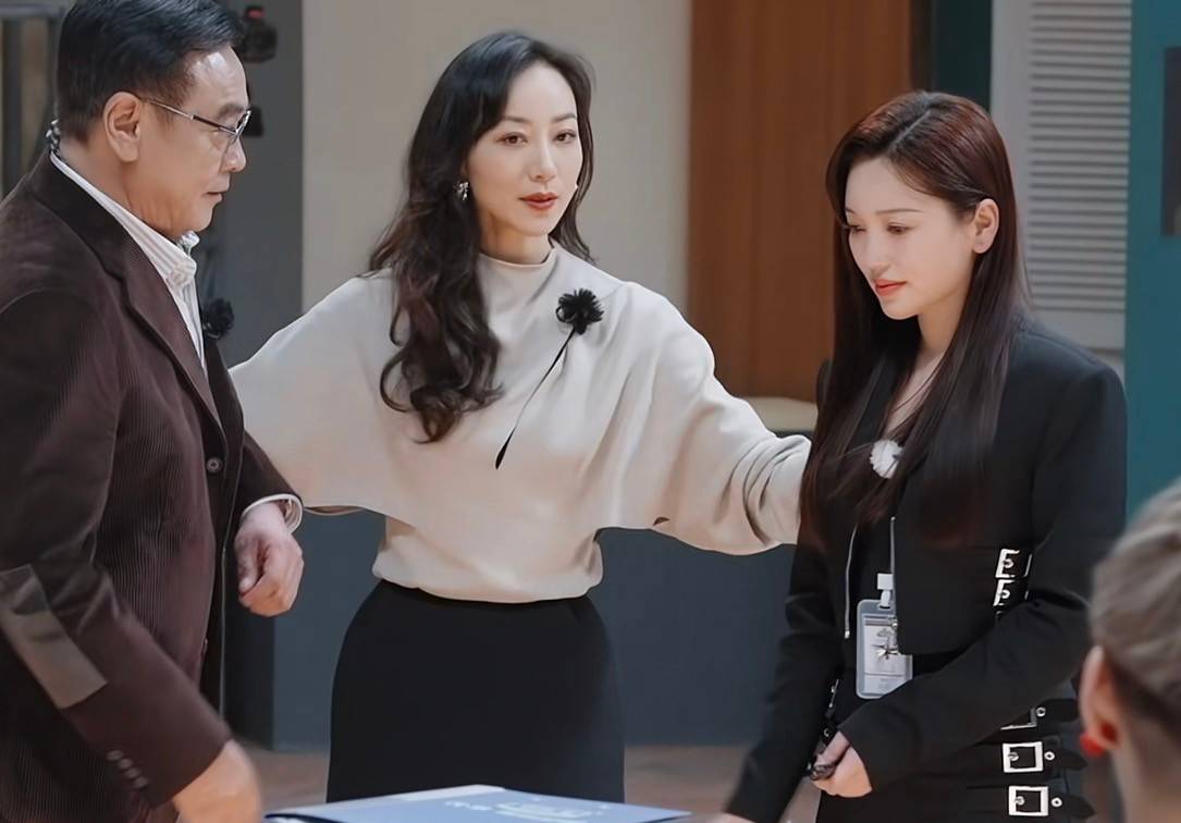 内娱这位"老师"让人笑掉大牙_韩雪_金莎_演艺圈