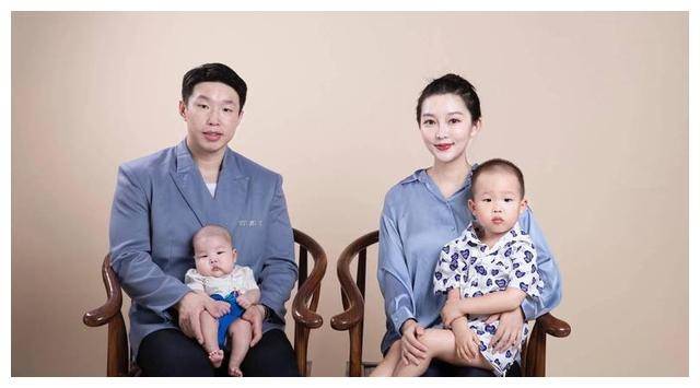 老婆也无效,丑基因遗传难排解 ,孩子照样凸嘴眯眼_外貌_郭柯彤_朱云峰