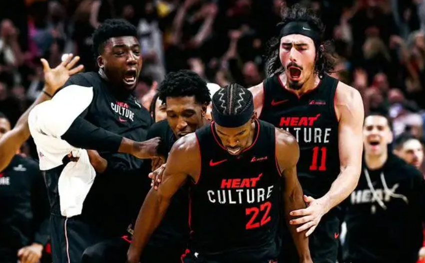 不过,即便三名主力球员停赛,也无法阻挡热火队近期火热的竞技状态.